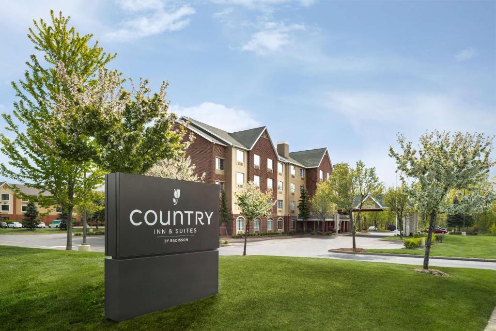 Country Inn & Suites by Radisson Novi MI Main image 1